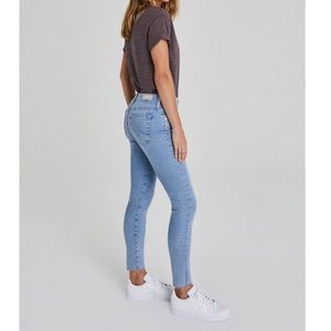 AG Farrah Skinny Ankle Jean 27R